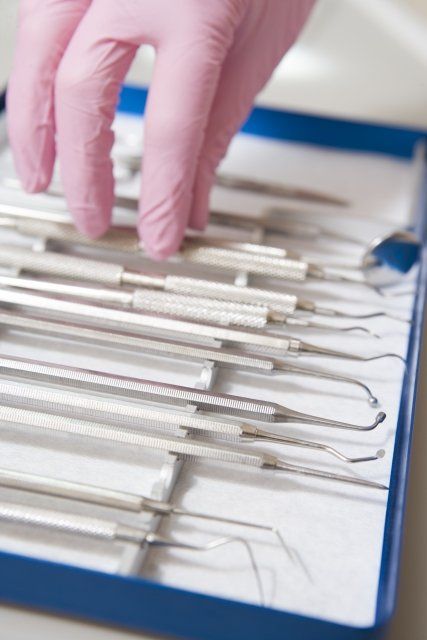 Instrumentos para el curetaje periodontal